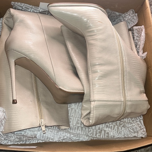 Steve Madden Shoes - Steve Madden knee boots